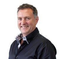 Lance-Bennett__ScaleWidthWzIwMF0